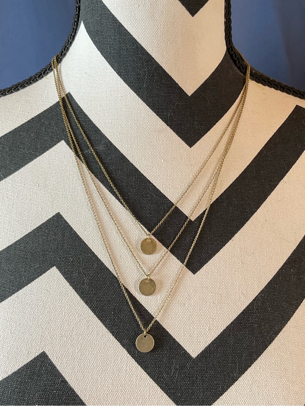 Layered Gold toned Disc Necklace Minimalist Coin Pendant Dainty Y2K Layered Disc